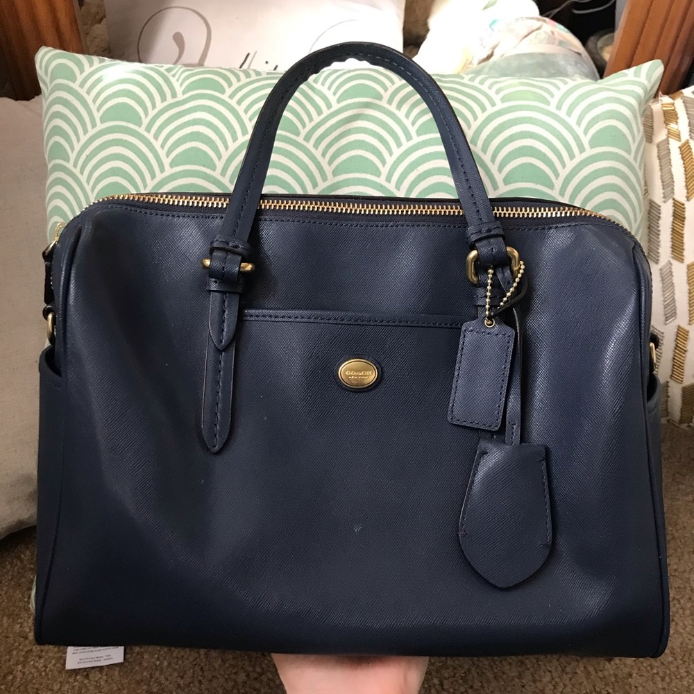 NAVY COACH BAG